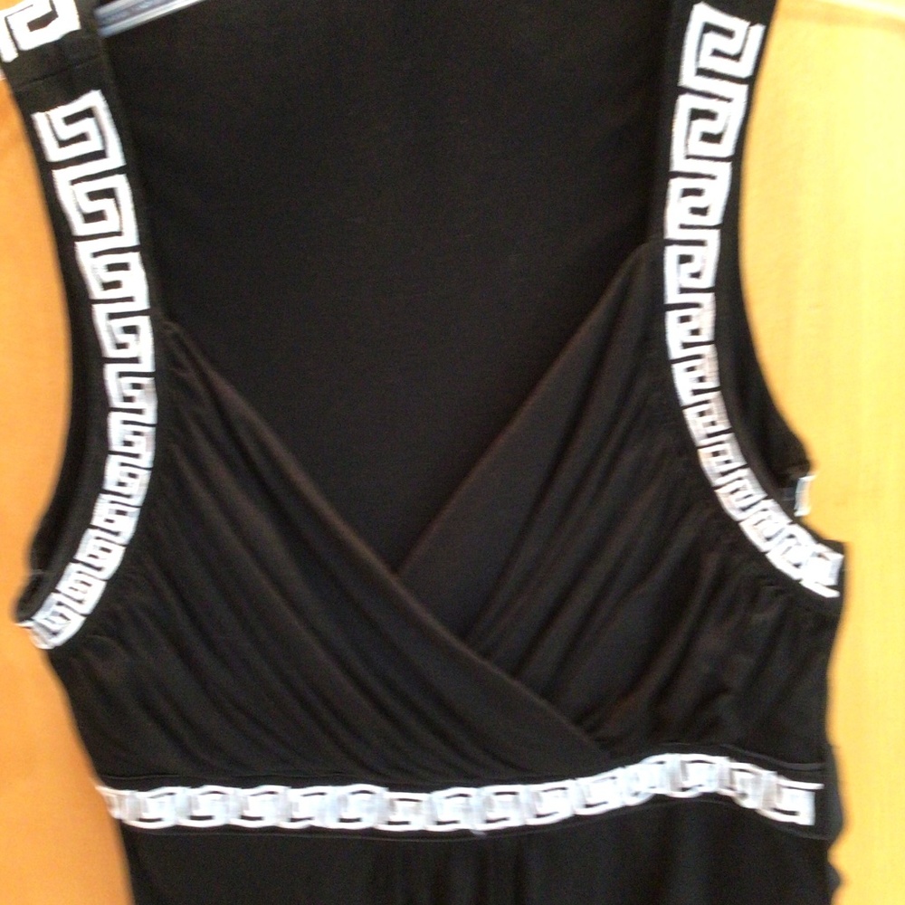White House Black Market Top Medium